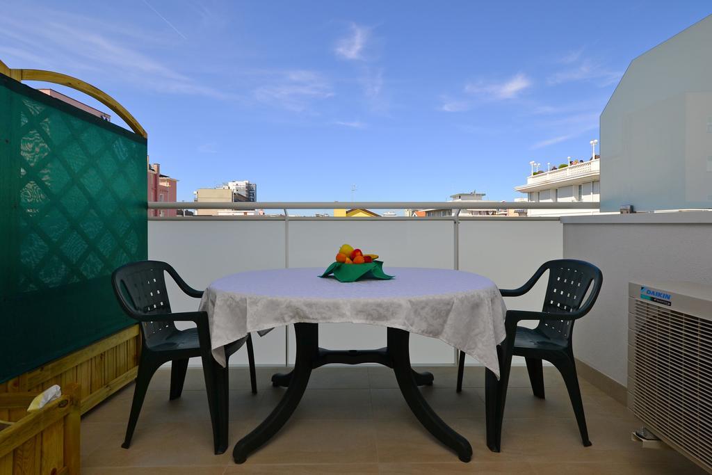 Residenza Verde Lignano Sabbiadoro Bagian luar foto