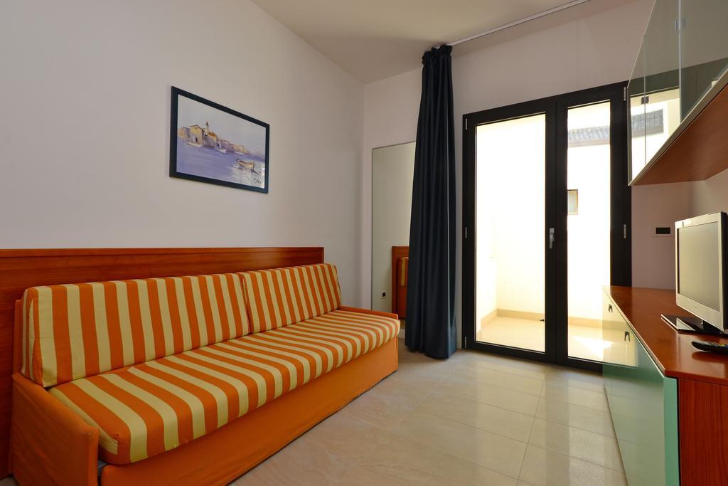 Residenza Verde Lignano Sabbiadoro Ruang foto